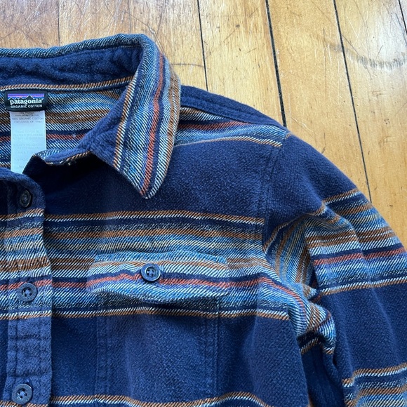 Patagonia Women’s Long-Sleeved Fjord Flannel Shirt Gaucho Stripe Classic Navy 6 - Picture 2 of 7
